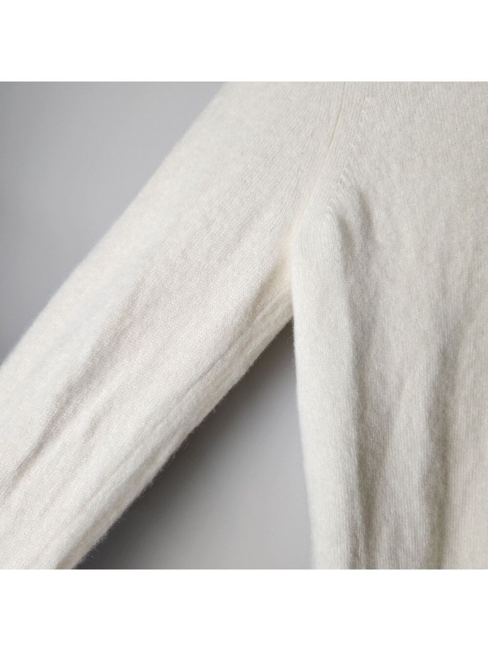 White + Warren Essentials Cashmere V-Neck Sweater | Size L - Picture 7 of 16